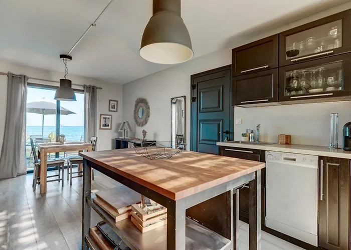 A Stalla - Maison Pieds Dans L'eau A *