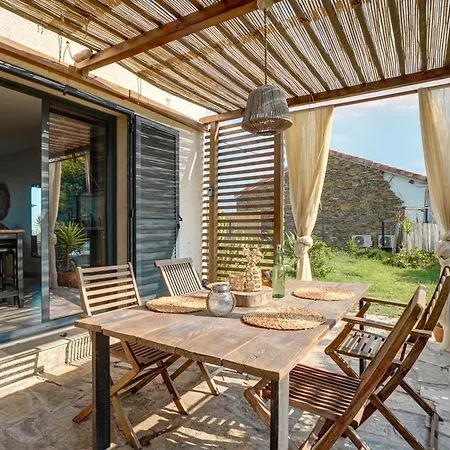 A Stalla - Maison Pieds Dans L'eau A 펜션 *