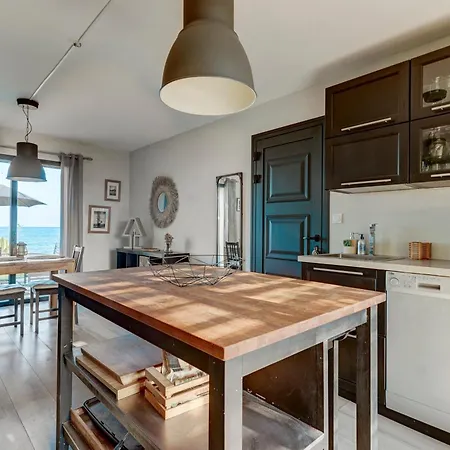 A Stalla - Maison Pieds Dans L'eau A *