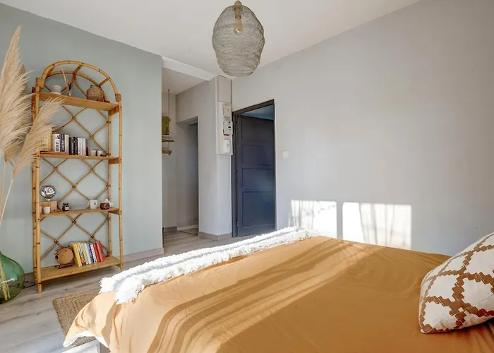 A Stalla - Maison Pieds Dans L'eau A *